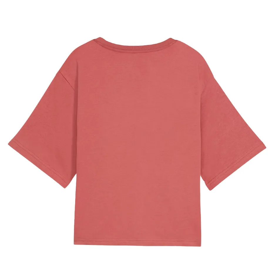 Vista lateral da blusa feminina Puma cropped relaxed rosa claro mostrando detalhes do tecido